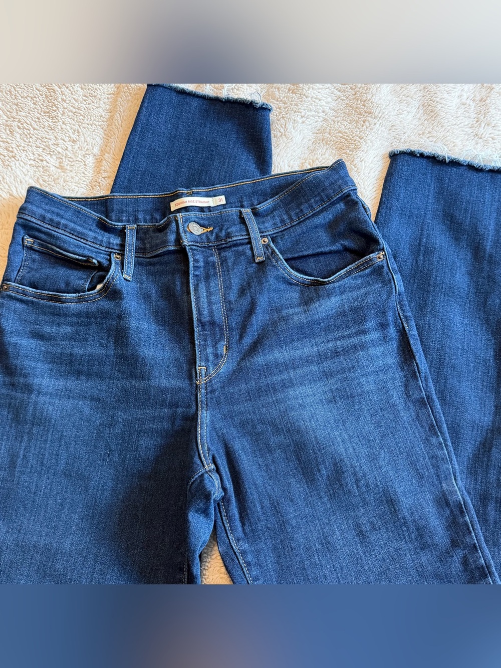 Levis High Rise Straight Women's Jeans in Dark Blue Wash Size 31 X 32